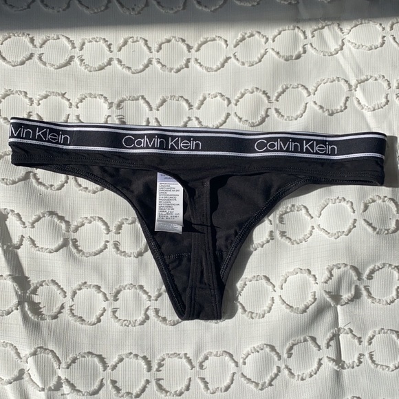 Calvin Klein underwear thongs - Picture 7 of 7